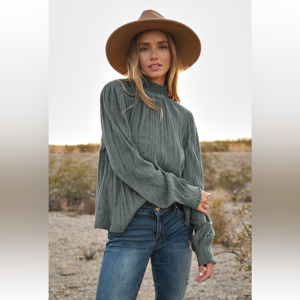 33 Most Fabulous Smoked Mock Neck Velvet Ribbed Top